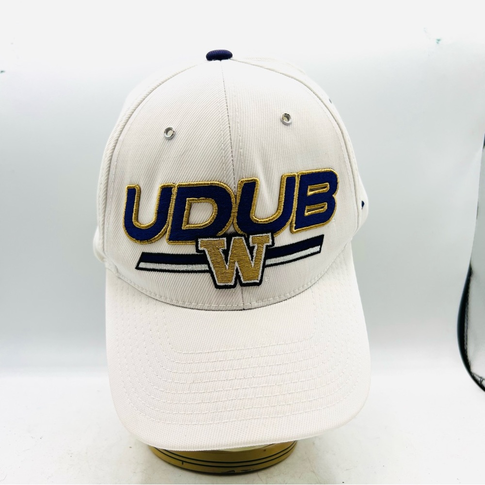 Zephyr Univ. Of Washington “UDUB” hat OS adjustable white purple gold